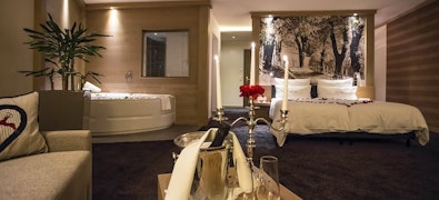 Silvester im Zimmer mit Whirlpool: Luxus pur